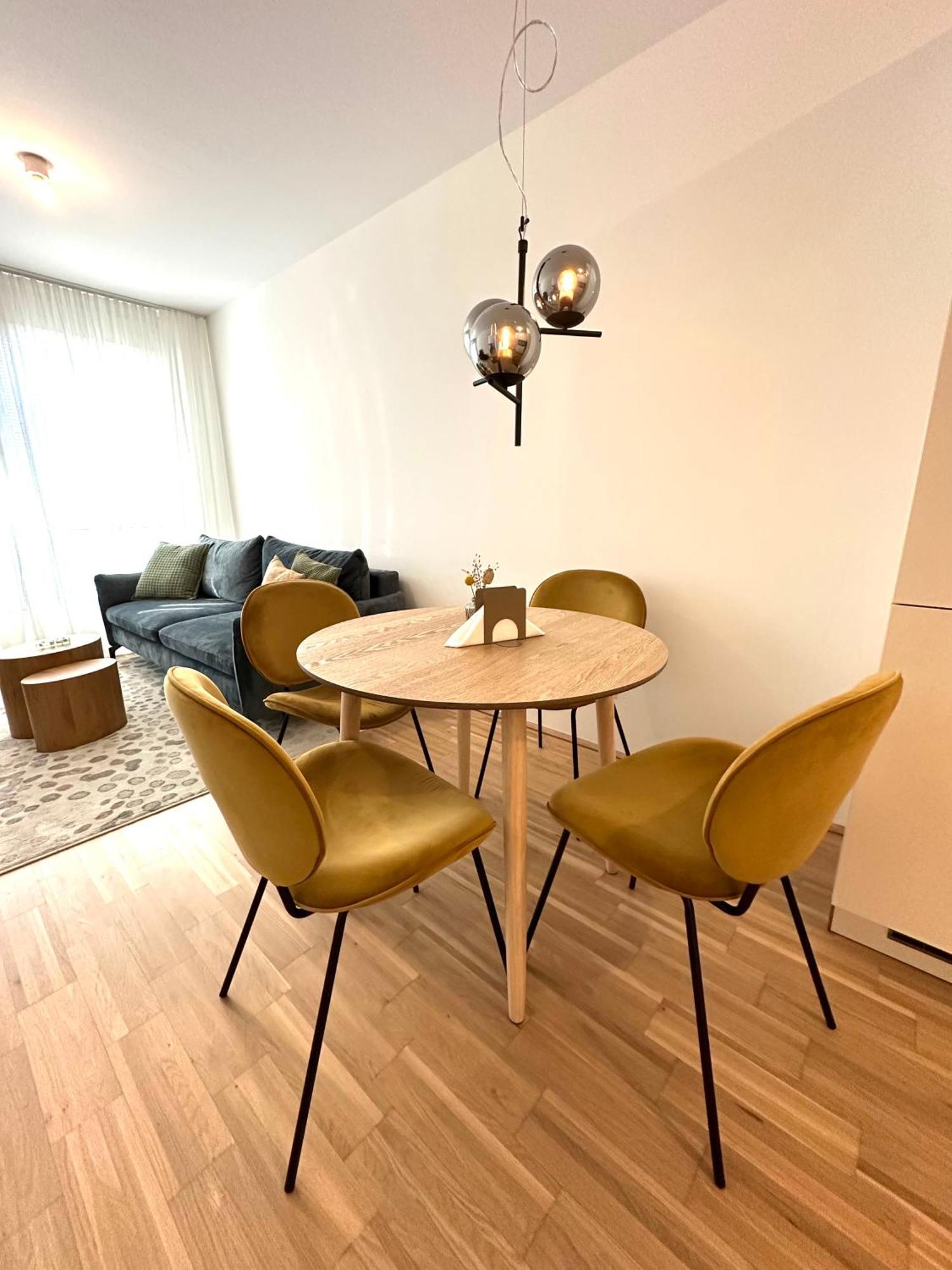 Coho City Apartments Mit Hauseigener Tiefgarage Viena Exterior foto